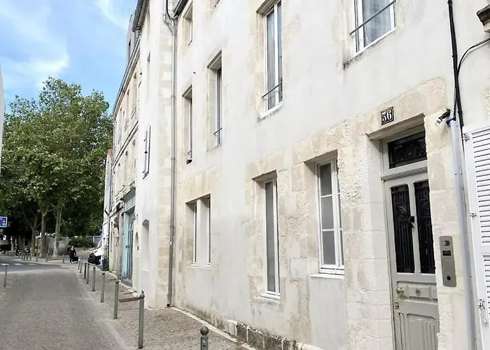 De Charme Plein Centre-ville De A 2 Pas Du Marche * 라로셸