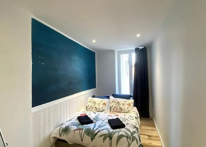 De Charme Plein Centre-ville De A 2 Pas Du Marche 라로셸