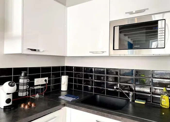 De Charme Plein Centre-ville De A 2 Pas Du Marche * La Rochelle (Charente-Maritime)