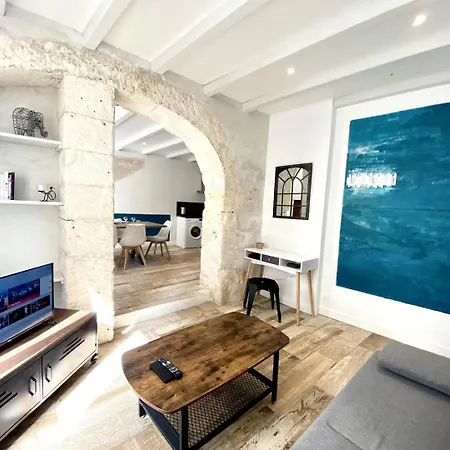 De Charme Plein Centre-ville De A 2 Pas Du Marche Apartamento *